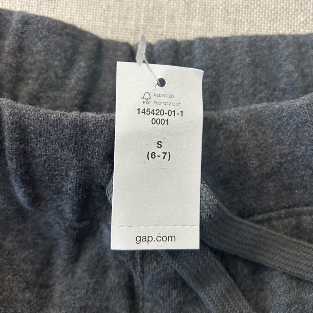 GAP Charcoal Kids' Joggers NWT Size 6-7